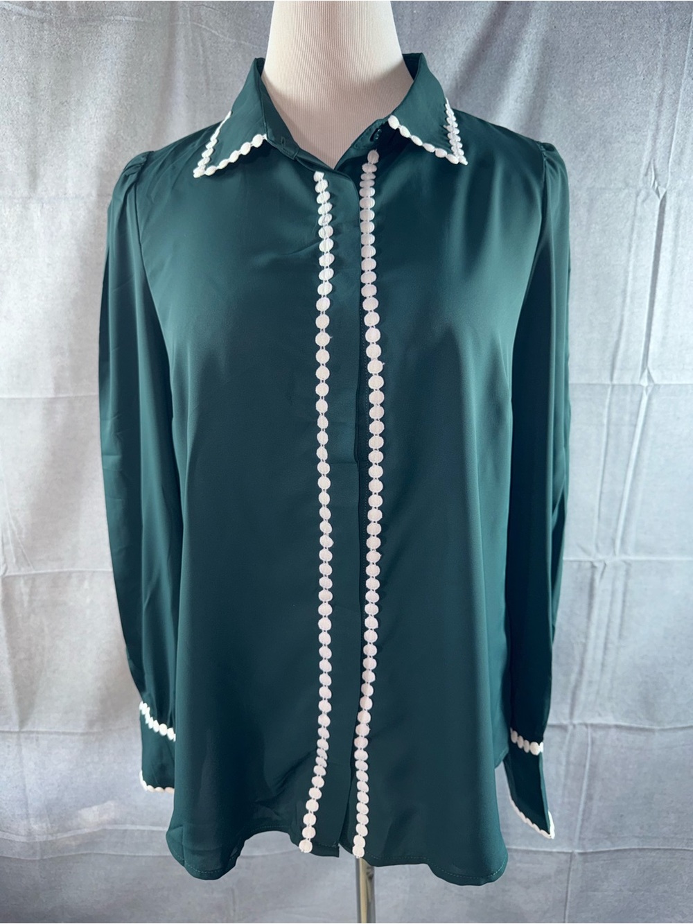3109-Pretty Garden Dark Green Blouse with White Scallop Trim